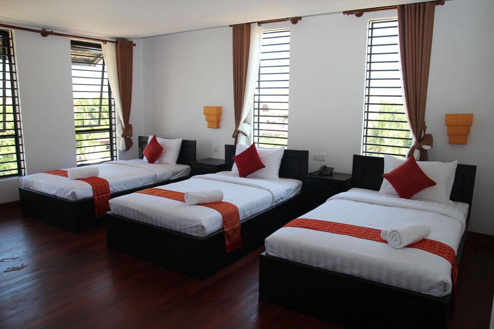 Hotel Baan Soksan Siem Reap Exterior foto