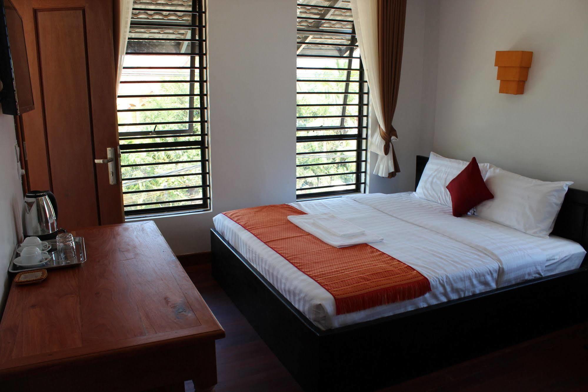 Hotel Baan Soksan Siem Reap Exterior foto