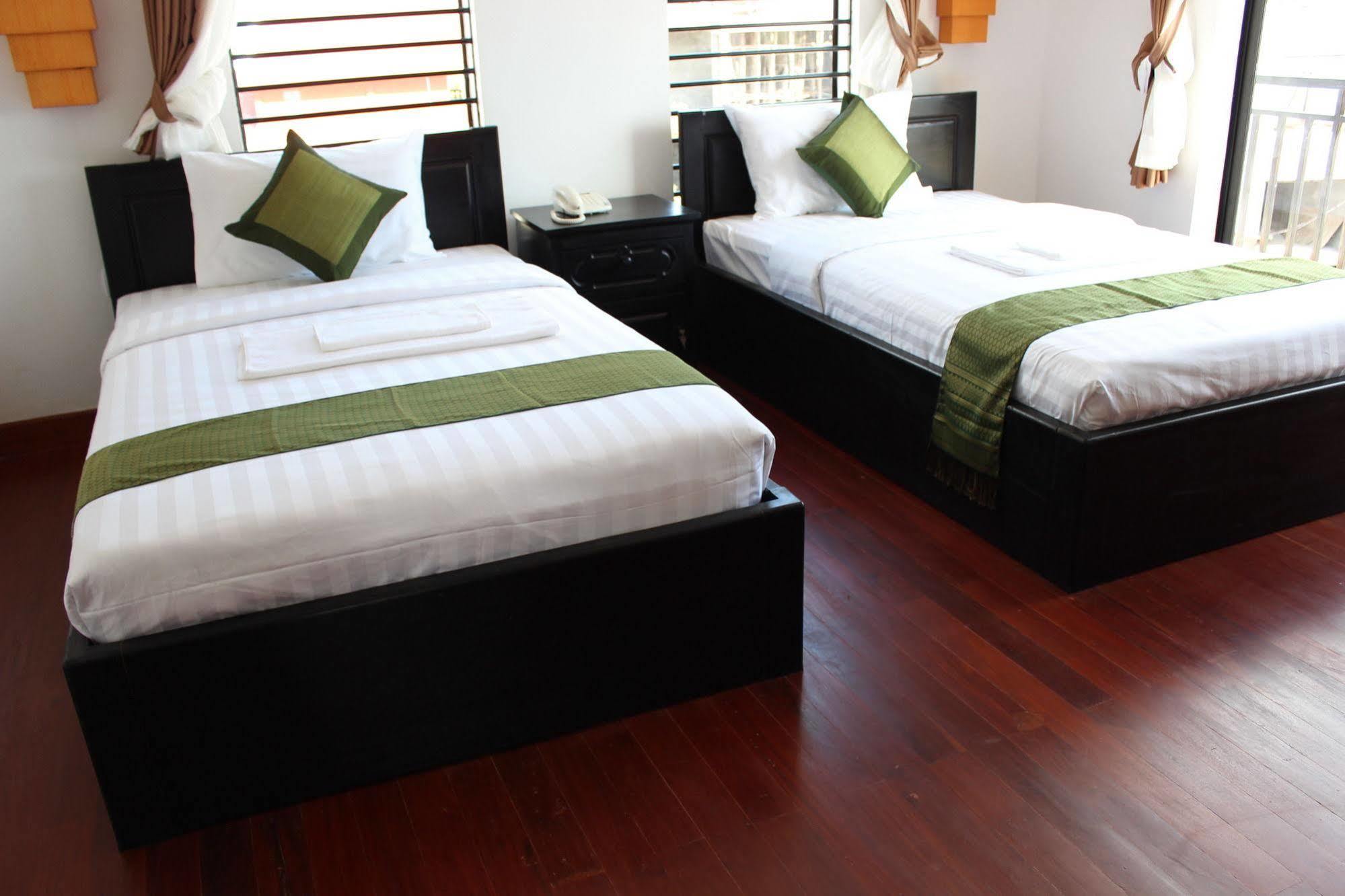 Hotel Baan Soksan Siem Reap Exterior foto