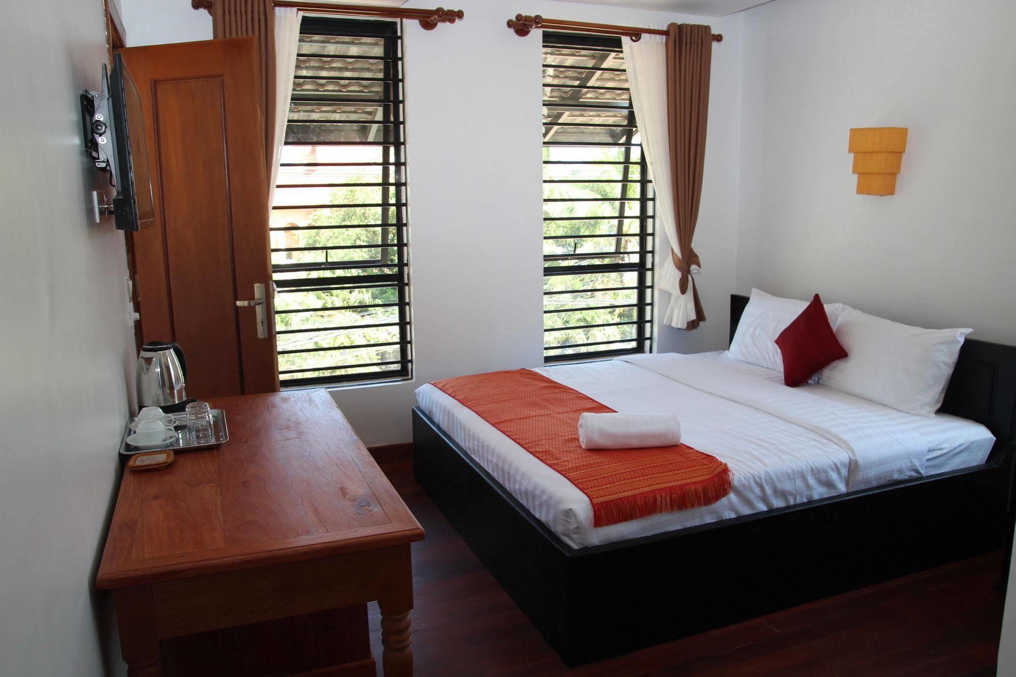 Hotel Baan Soksan Siem Reap Exterior foto